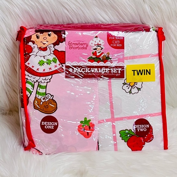 Hello Kitty Accessories - Strawberry Shortcake Sheet Set-Twin